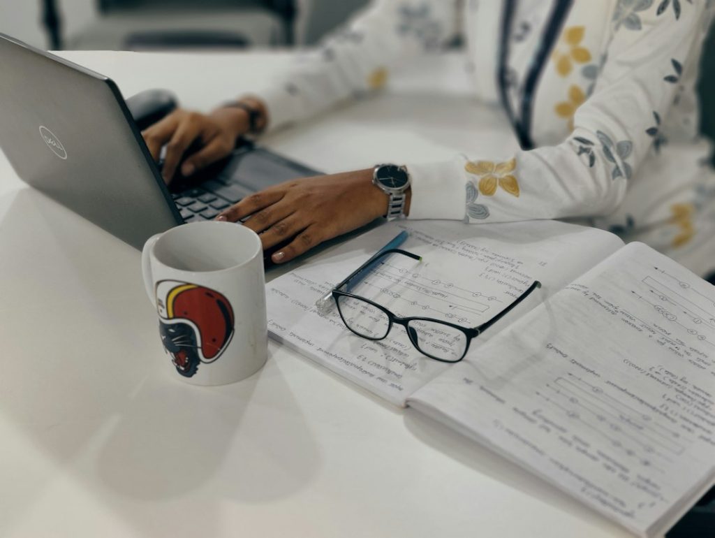 10 Generadores de Contenido IA para blogs 2 portada 17